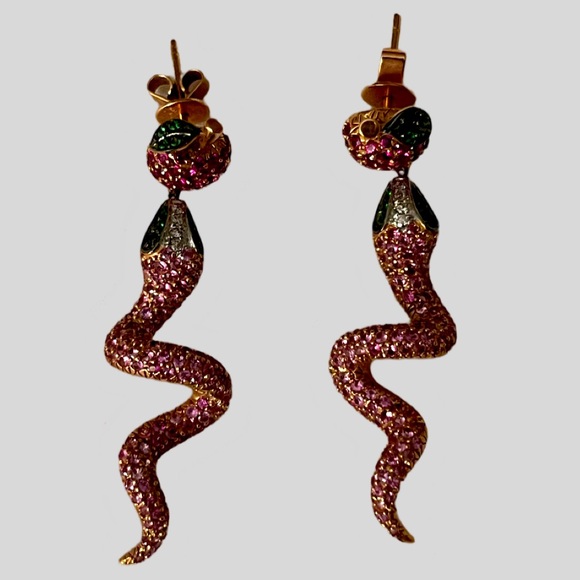 Go ahead and-let yourself be tempted by this vivid 18kt two-tone gold earrings - Picture 6 of 8